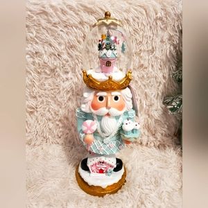 SOLD OUT... Cupcakes & Cashmere Musical Nutcracker Snowball , Make your offer!